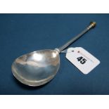 A c.XVII Century Provincial Seal Top Spoon, stamped with makers mark to the bowl "WG", 16.6cm long.