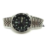 Seiko; A Diver's Automatic Gent's Wristwatch, 7002-7000, the signed black dial with luminous markers