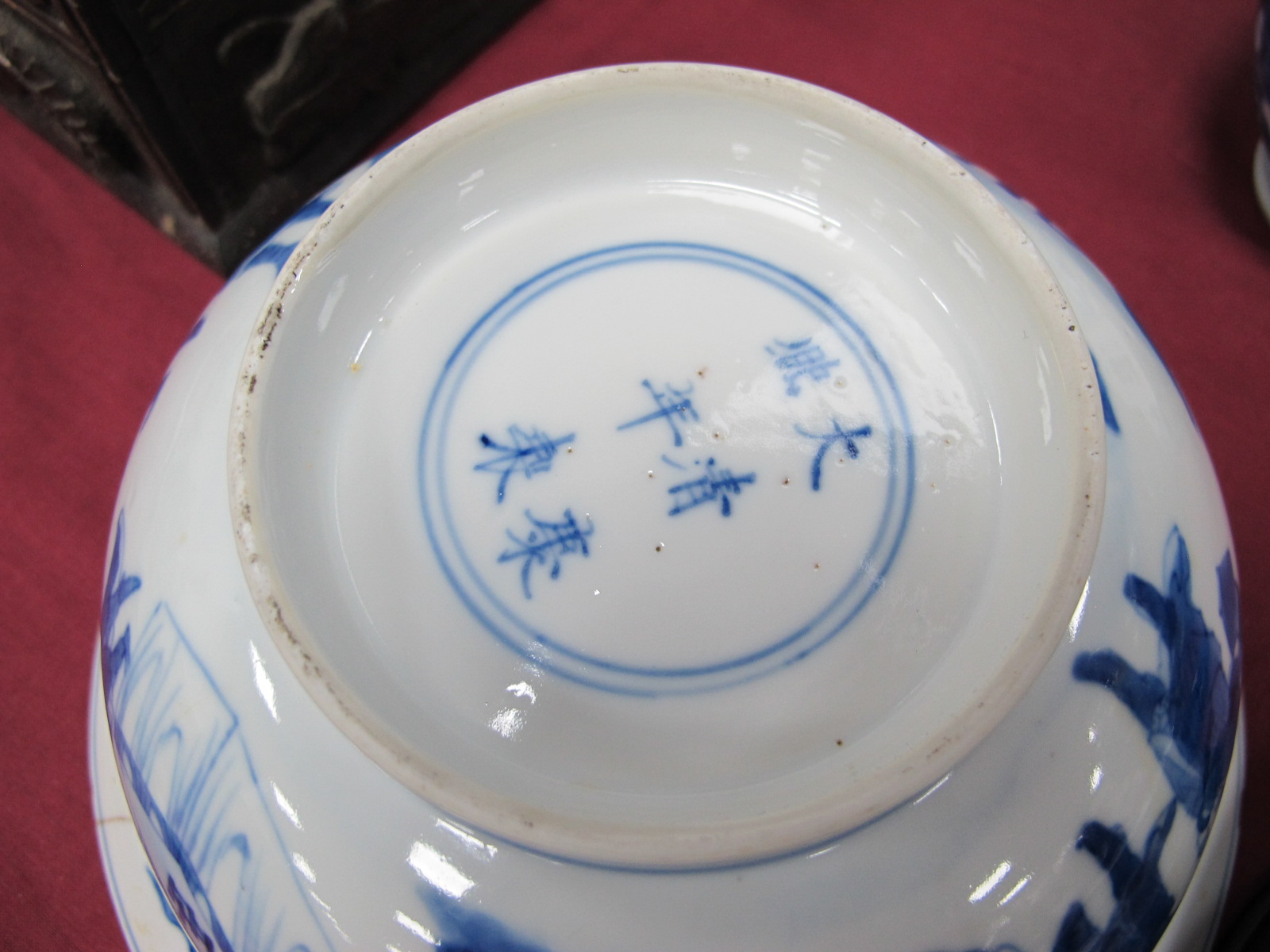 An XVIII Century Chinese Porcelain Klapmuts Bowl, of circular form with outcurved rim painted in - Image 4 of 6