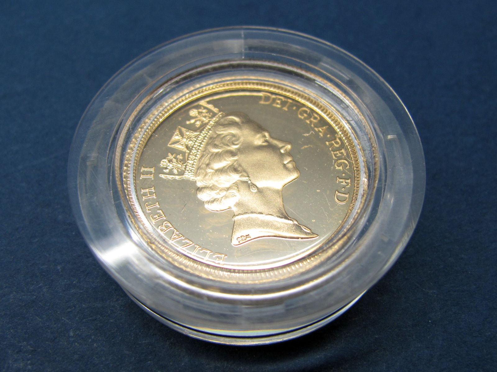 Queen Elizabeth II Gold Sovereign 1987, (8.0g); together with a Westminster Coin Collector Case. - Image 3 of 3