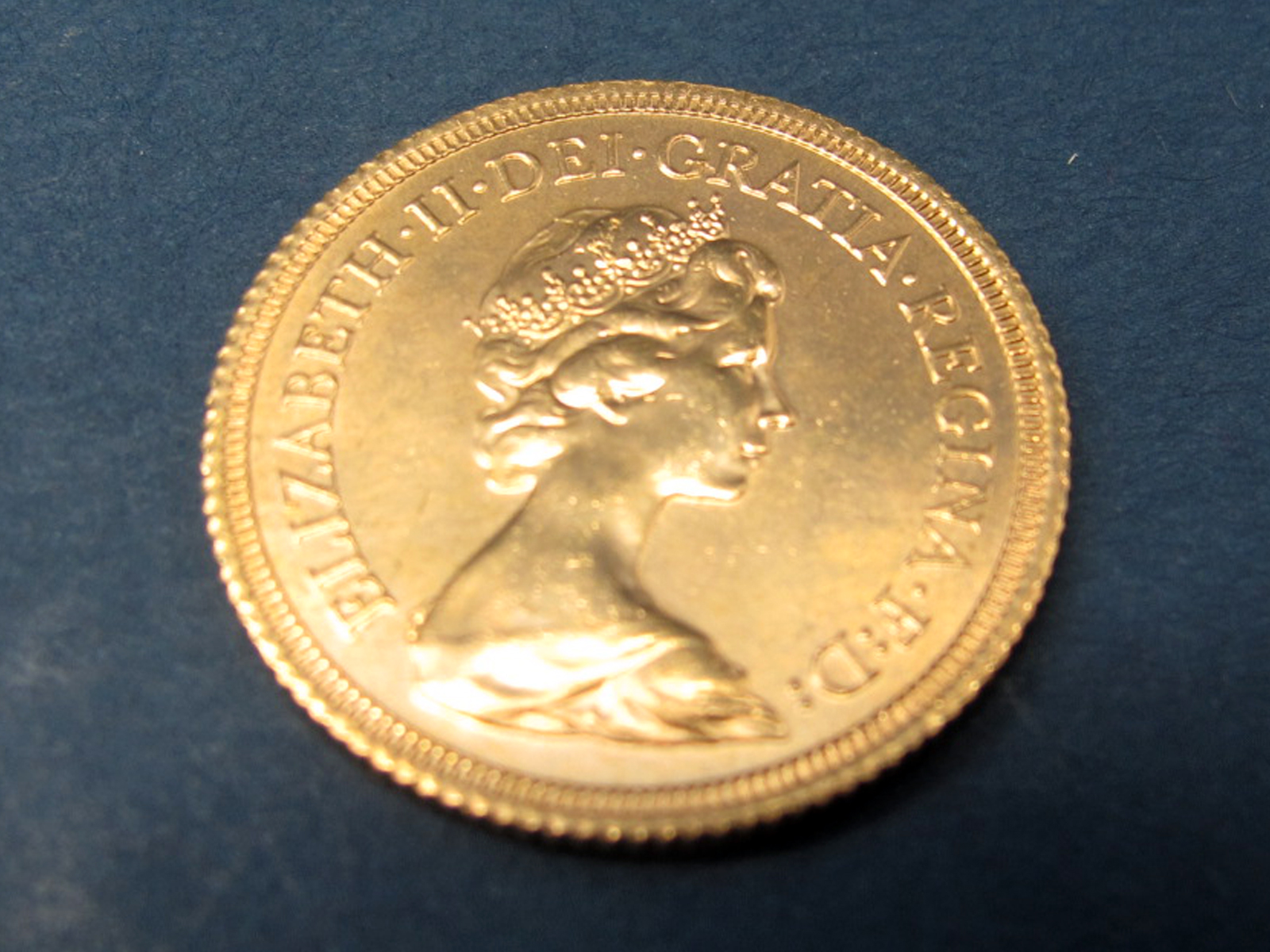 Queen Elizabeth II Gold Sovereign, 1979 'Machin Portrait', accompanied by Westminster C.O.A., (8.