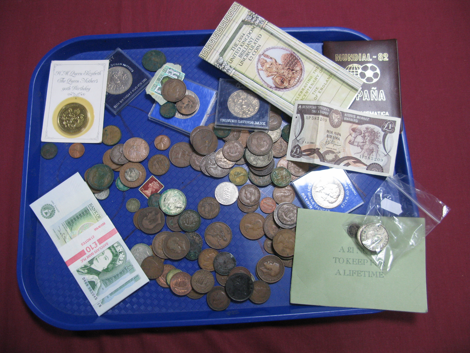 A Collection of GB and Overseas Coins, to include The Royal Mint 1994 UK BU £2 coin, Espana