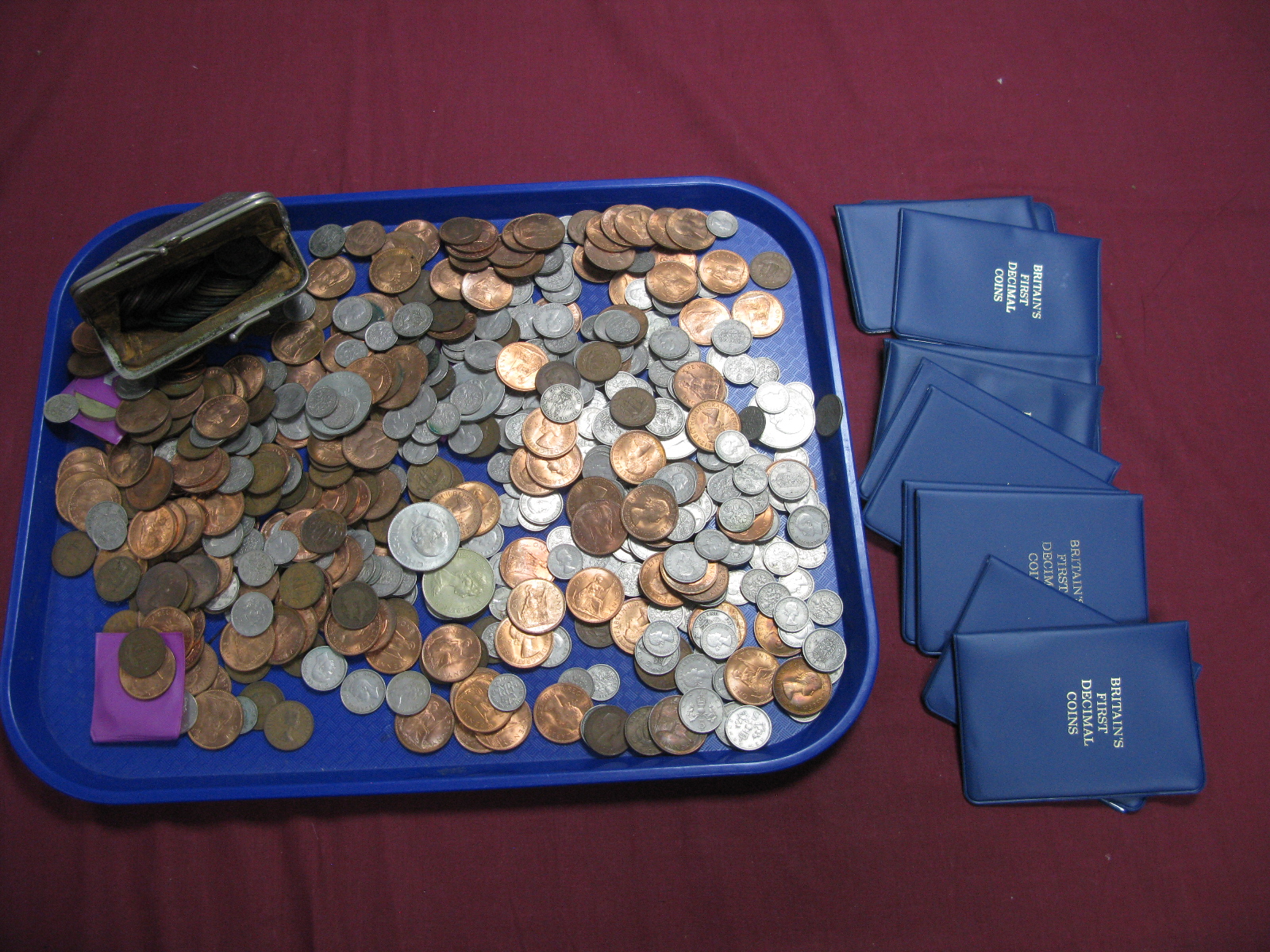 A Quantity of G.B. Pre-Decimal and Decimal Base metal Coins, Commemorative Crowns, Assorted