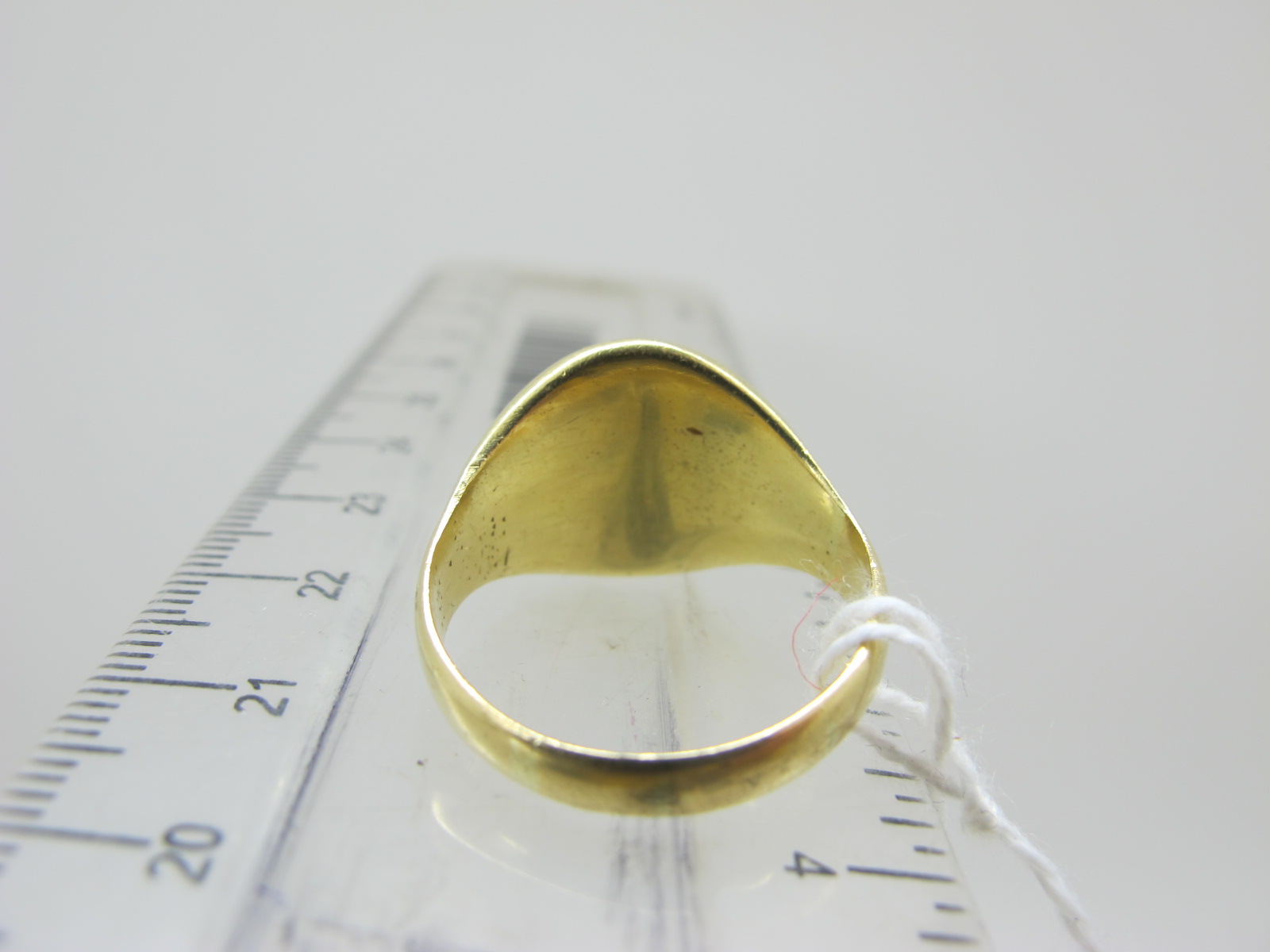 A Gent's Signet Ring, with "Festina Lente"? seal engraved oval panel, (finger size P½), (8 grams). - Image 3 of 6