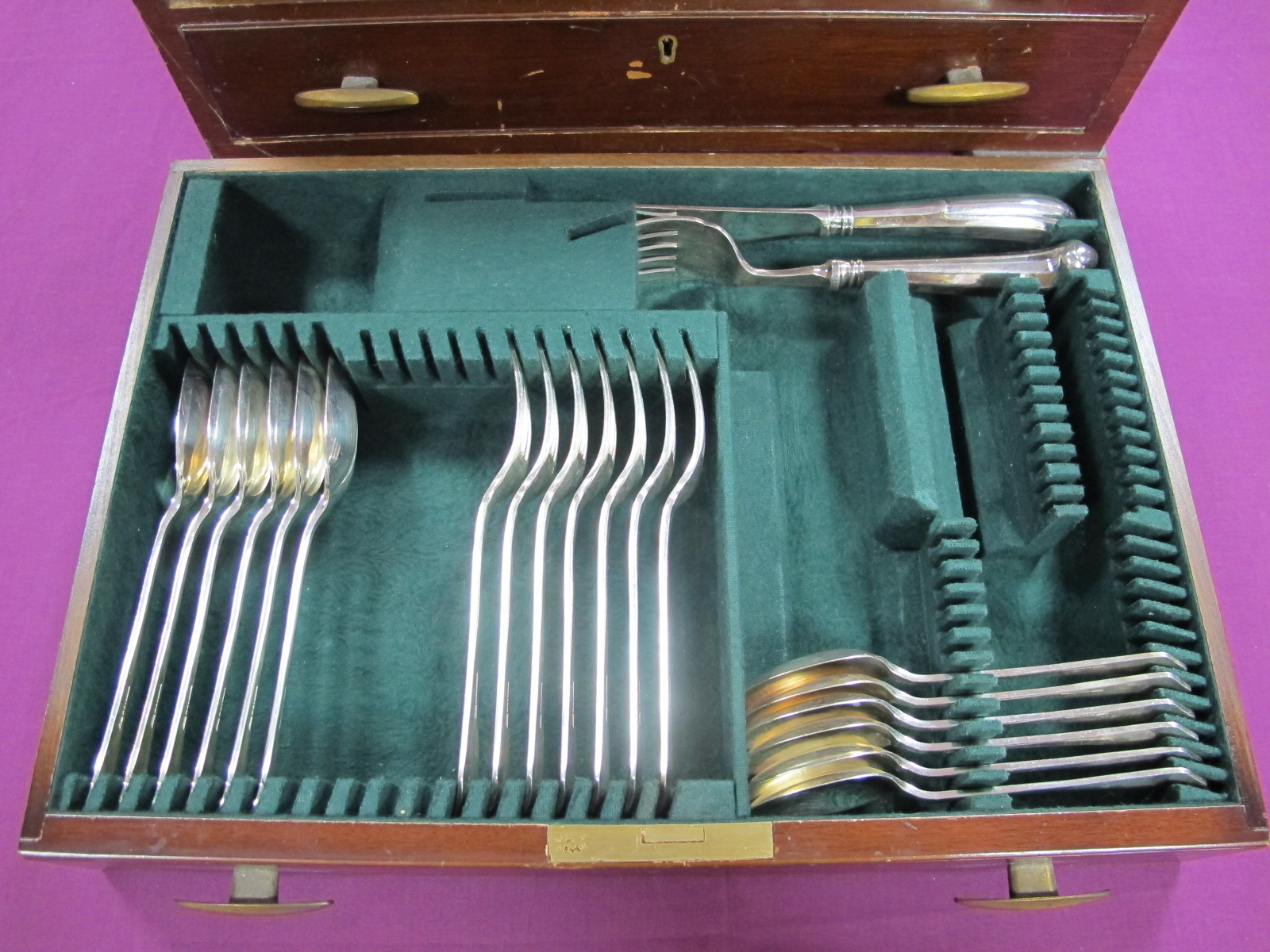 Garrard & Co ; A Part Canteen of Plated Cutlery, contained in a Gerrard & Co Ltd fitted cateen - Image 4 of 6