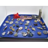 Assorted Costume Brooches, including cats, flowers, "Grannie", butterflies, etc:- One Tray