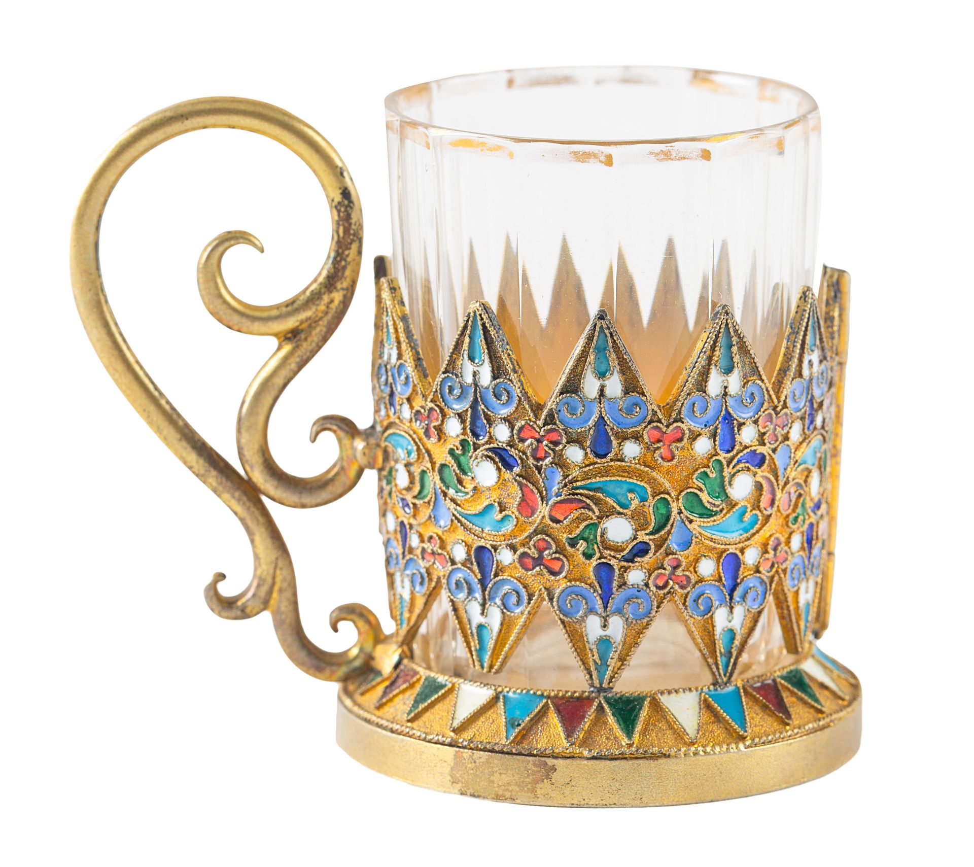 A RUSSIAN GILT SILVER AND CLOISONNE ENAMEL-MOUNTED GLASS VODKA SET, ST. PETERSBURG, 1895 - Bild 4 aus 4