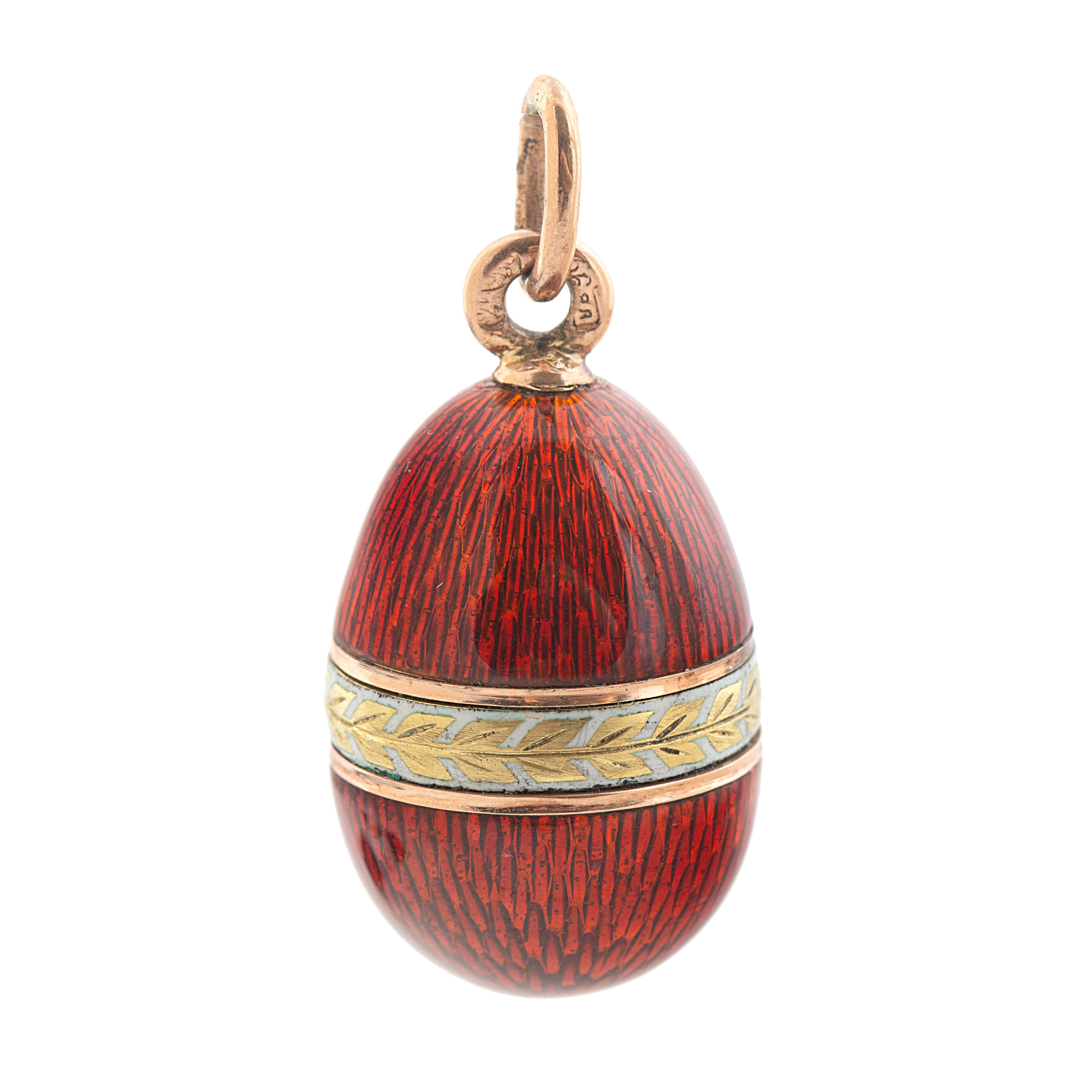 A RUSSIAN GOLD AND GUILLOCHE ENAMEL EGG PENDANT, WORKMASTER HENRIK WINGSTROM, ST. PETERSBURG, 1899-1