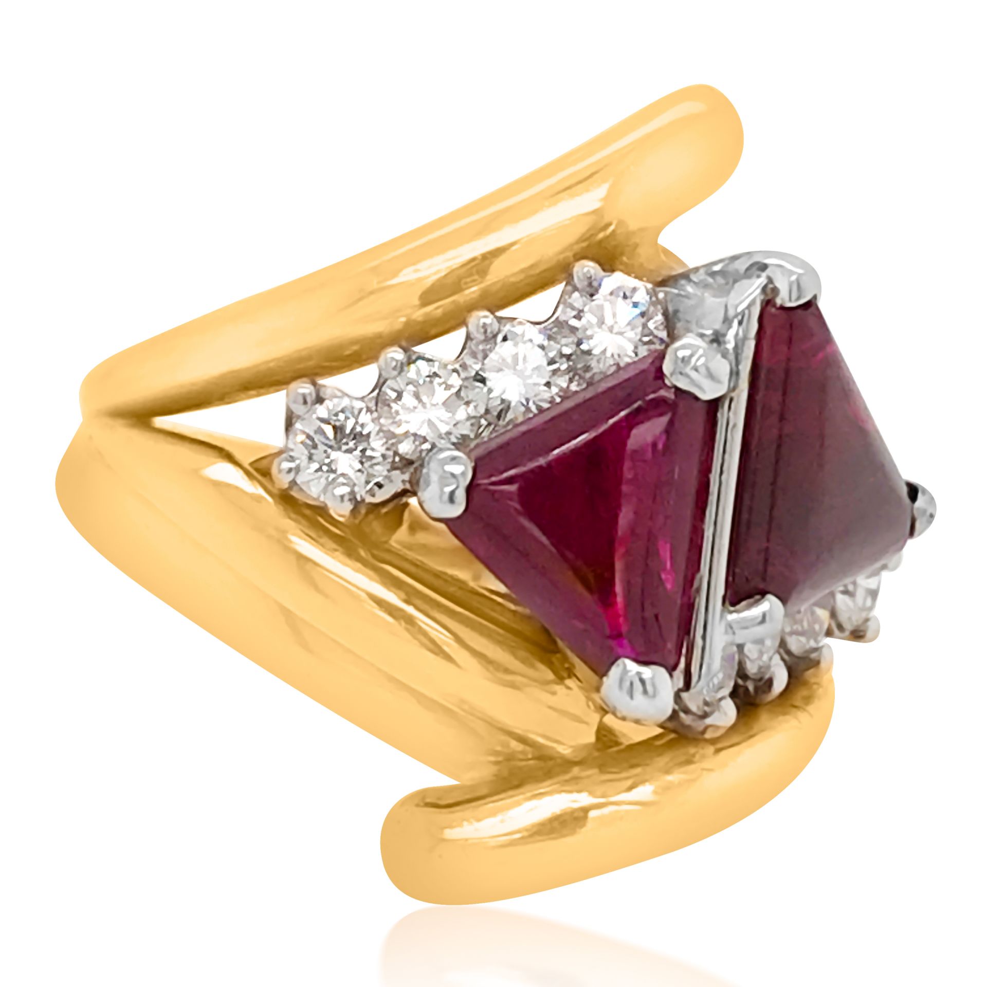 18K GOLD RING WITH RUBY AND DIAMONDS - Image 2 of 5