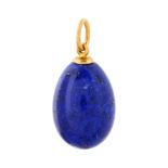 A RUSSIAN GOLD-MOUNTED LAPIS LAZULI EGG PENDANT, WORKMASTER HENRIK WINGSTROM, ST. PETERSBURG, 1908-1