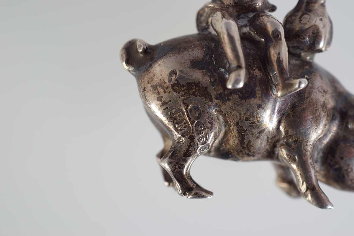 STERLING SILVER CHERUB MOUNTED ON A PIG - Image 3 of 6