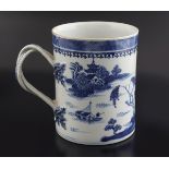 18TH-CENTURY CHINESE BLUE AND WHITE MUG