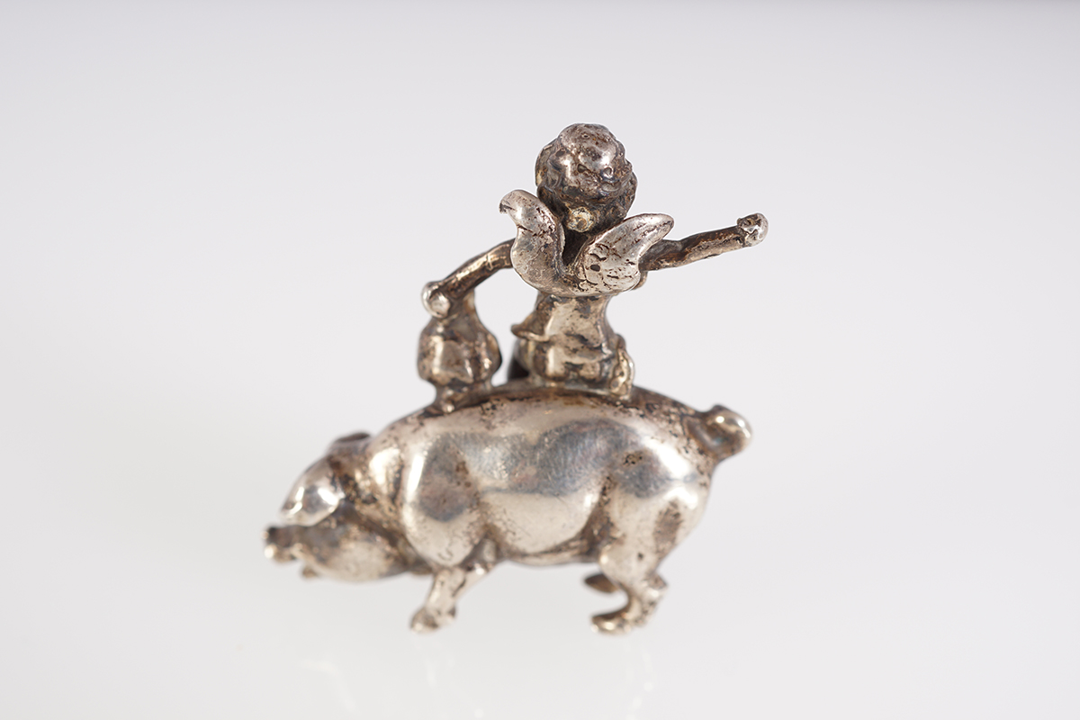 STERLING SILVER CHERUB MOUNTED ON A PIG - Image 6 of 6