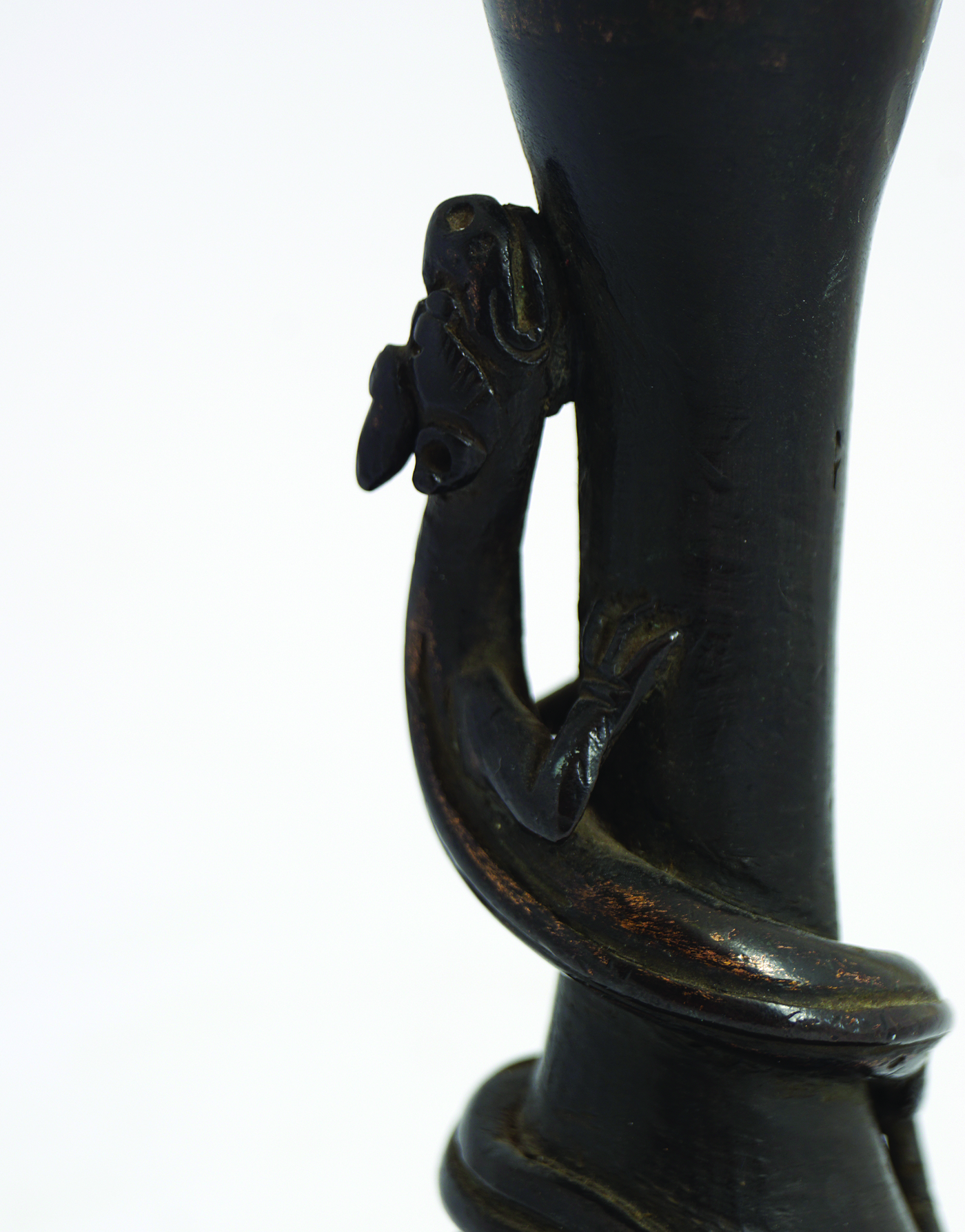 17TH-CENTURY CHINESE BRONZE VASE - Image 2 of 6