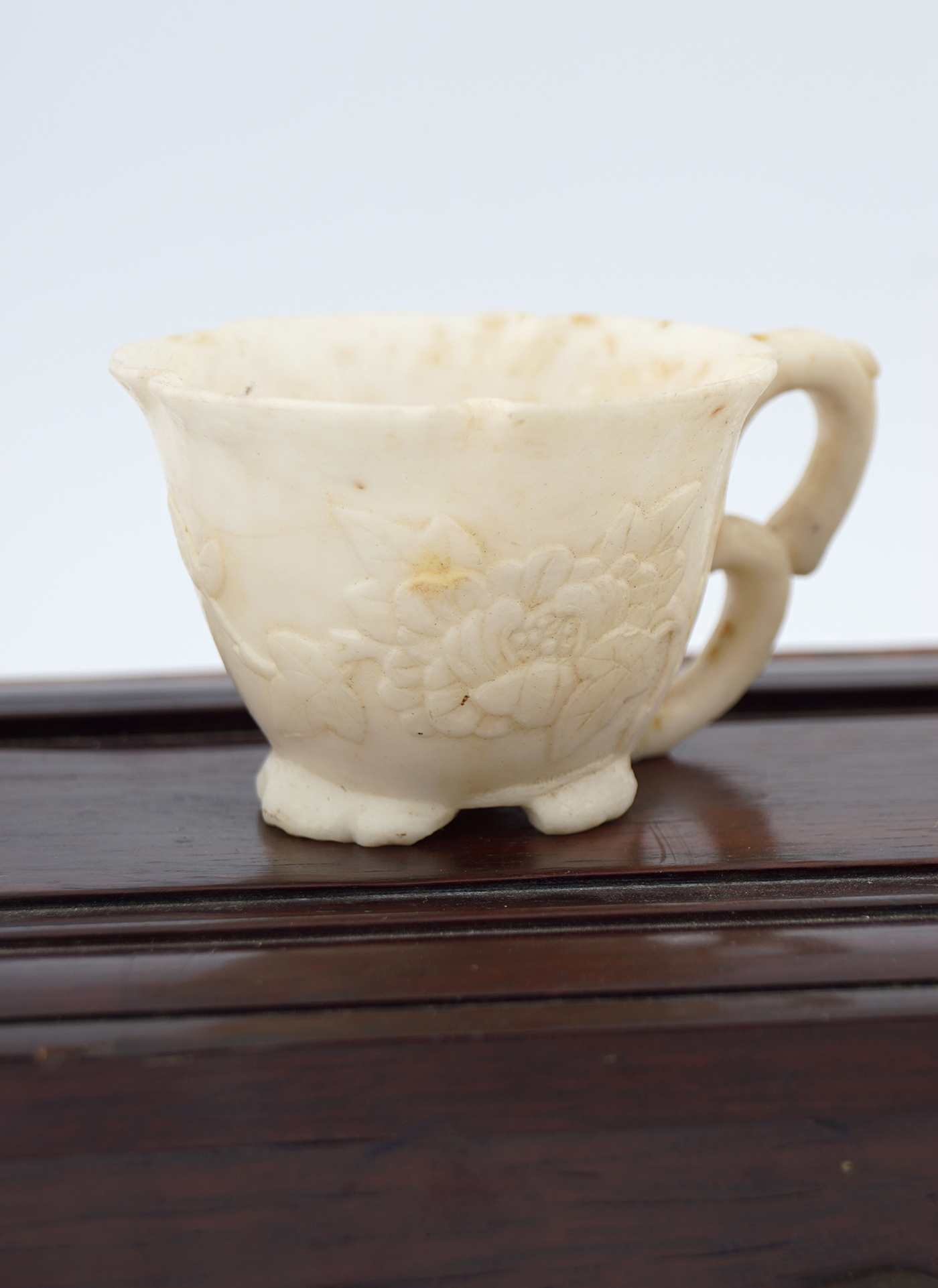 SET OF 10 CHINESE CARVED WHITE STONE CUPS - Image 2 of 7