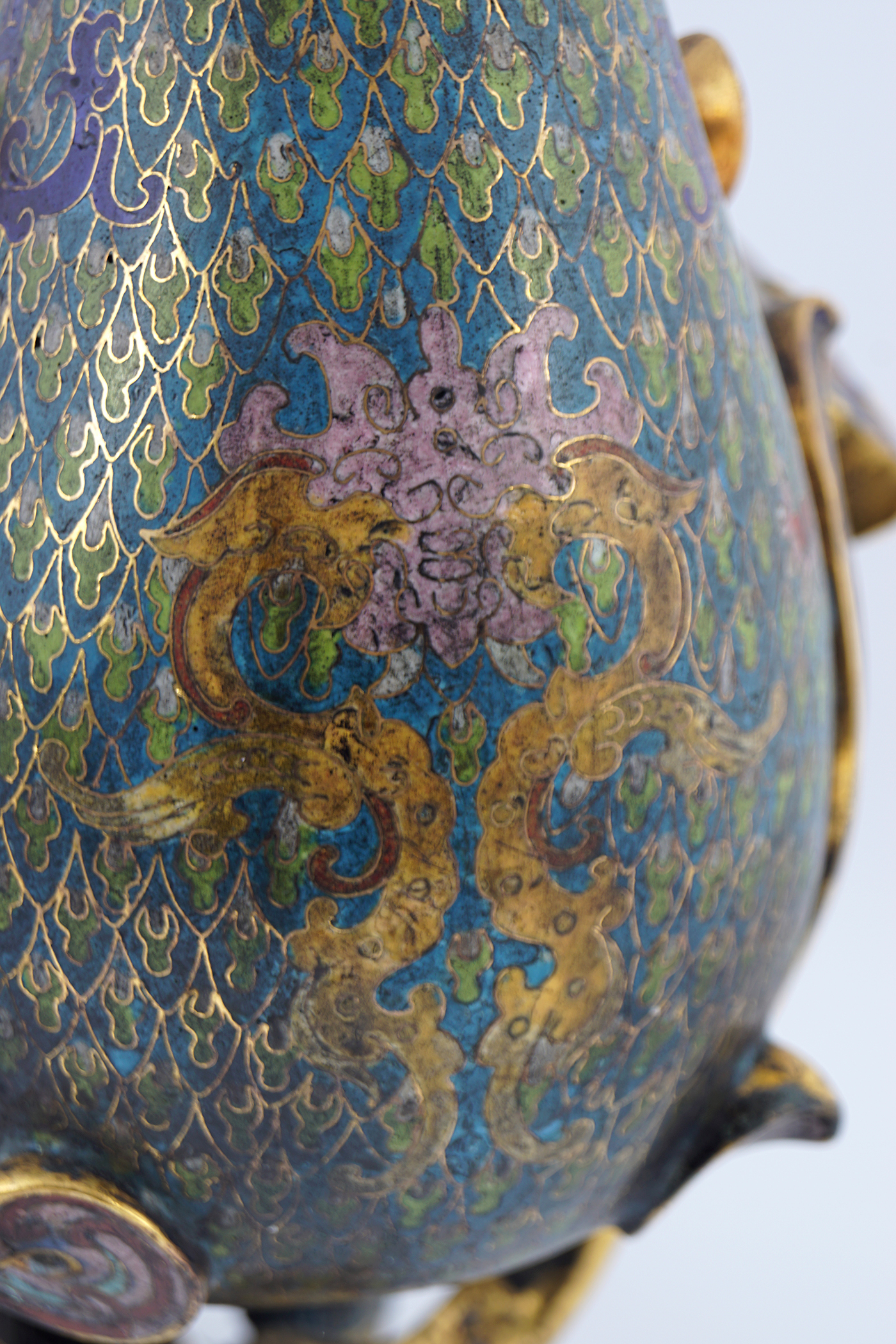 CHINESE QING PERIOD CLOISONNÉ ZOOMORPHIC VASE - Image 6 of 9