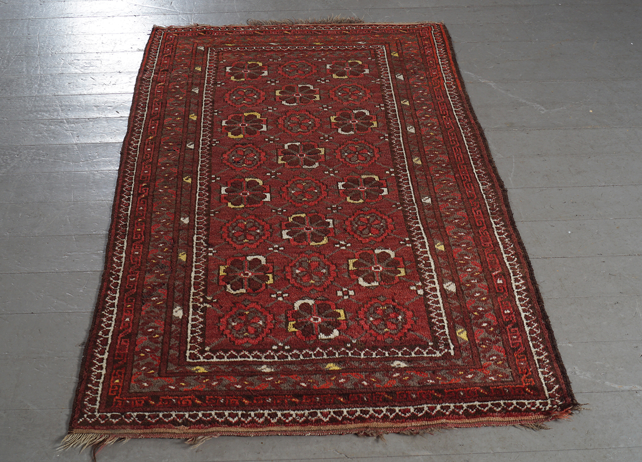 ANTIQUE PERSIAN RUG