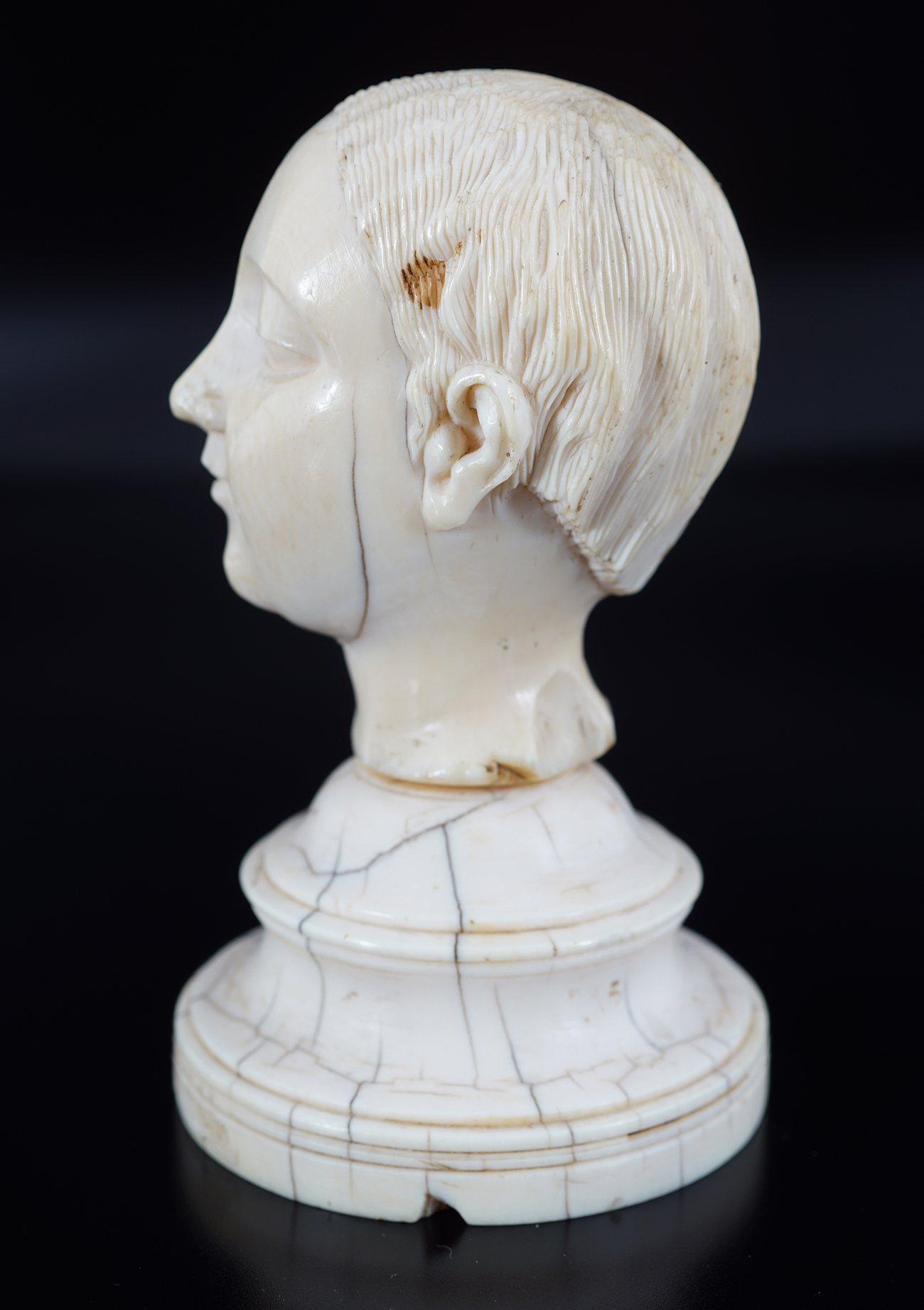 ROMAN PORTRAIT BUST OF A MATRIARCH - Image 2 of 8