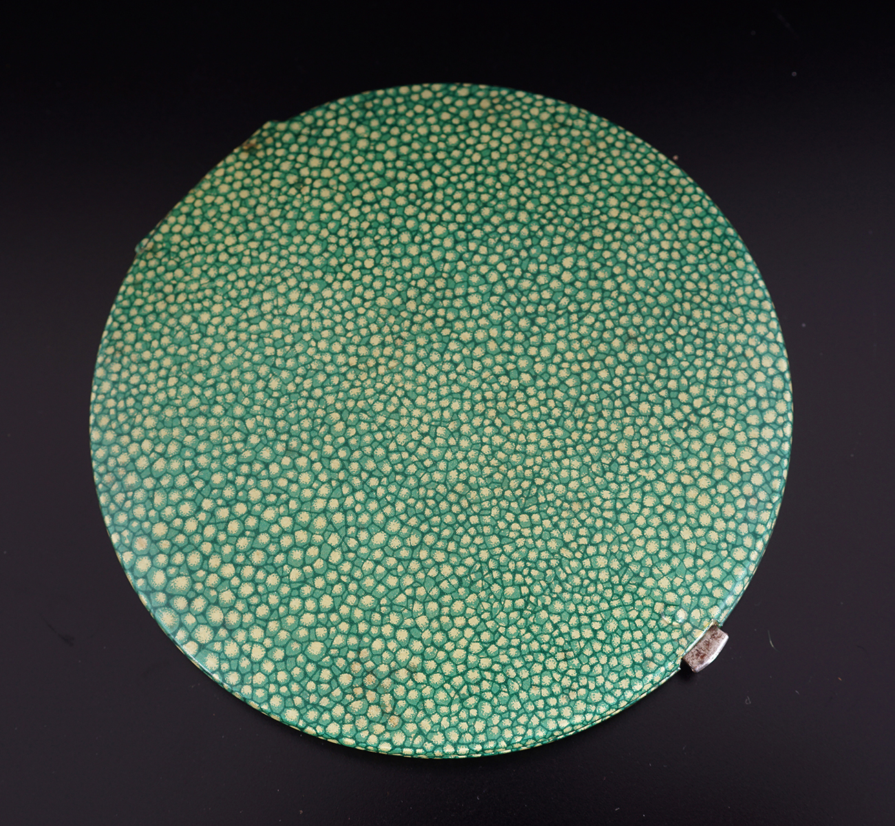 EARLY 20TH-CENTURY LADY'S SHAGREEN POWDER COMPACT