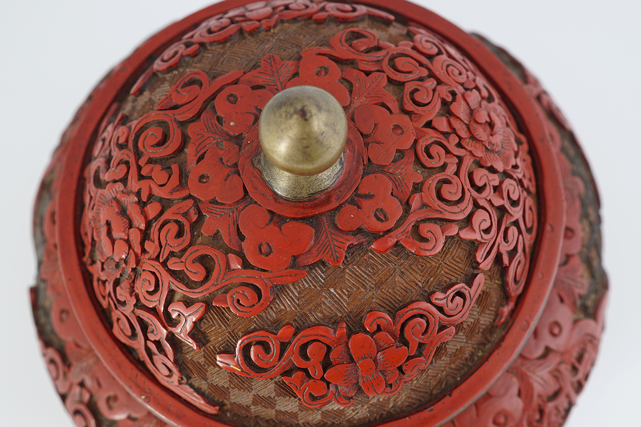 QING CINNABAR LACQUER CIRCULAR 'BOYS' BOX - Image 2 of 7