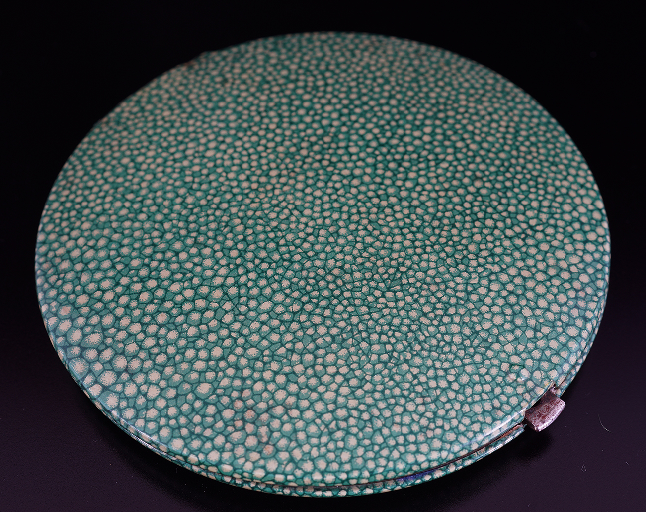 EARLY 20TH-CENTURY LADY'S SHAGREEN POWDER COMPACT - Image 3 of 3