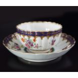 18TH-CENTURY WORCESTER PORCELAIN CUPS AND SAUCERS