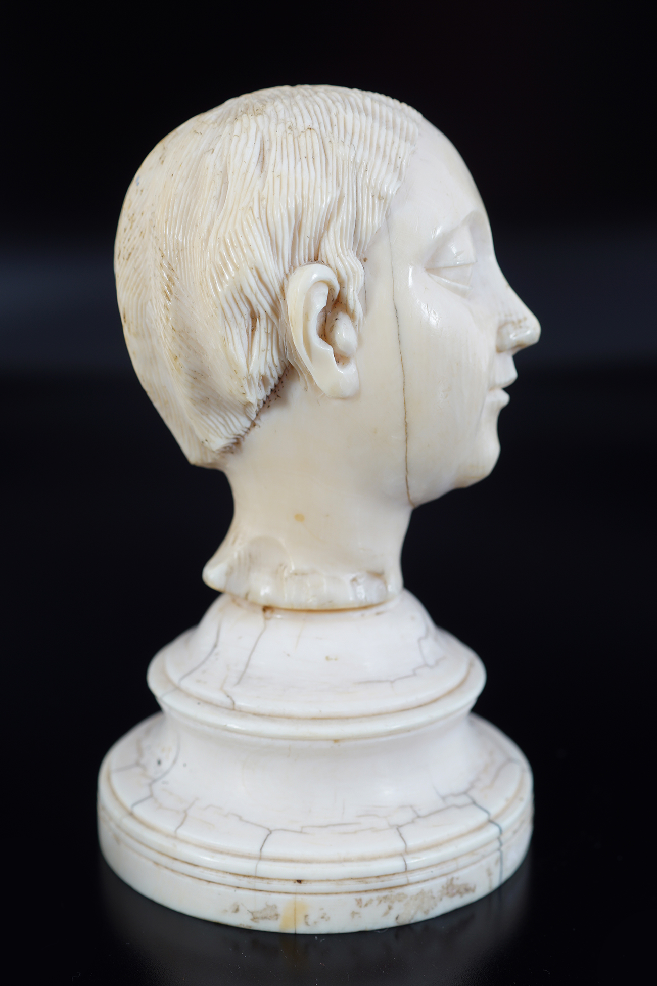 ROMAN PORTRAIT BUST OF A MATRIARCH - Image 4 of 8