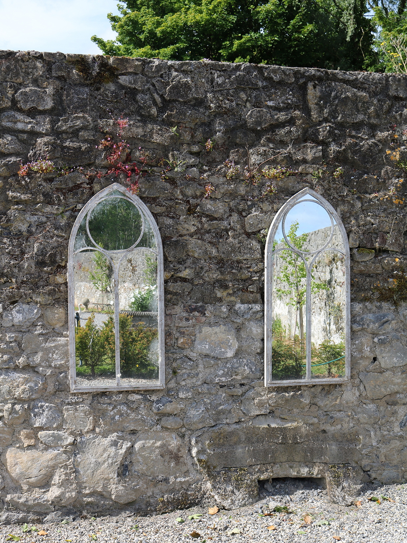 PAIR OF METAL FRAMED GOTHIC ARCHES - Image 5 of 5
