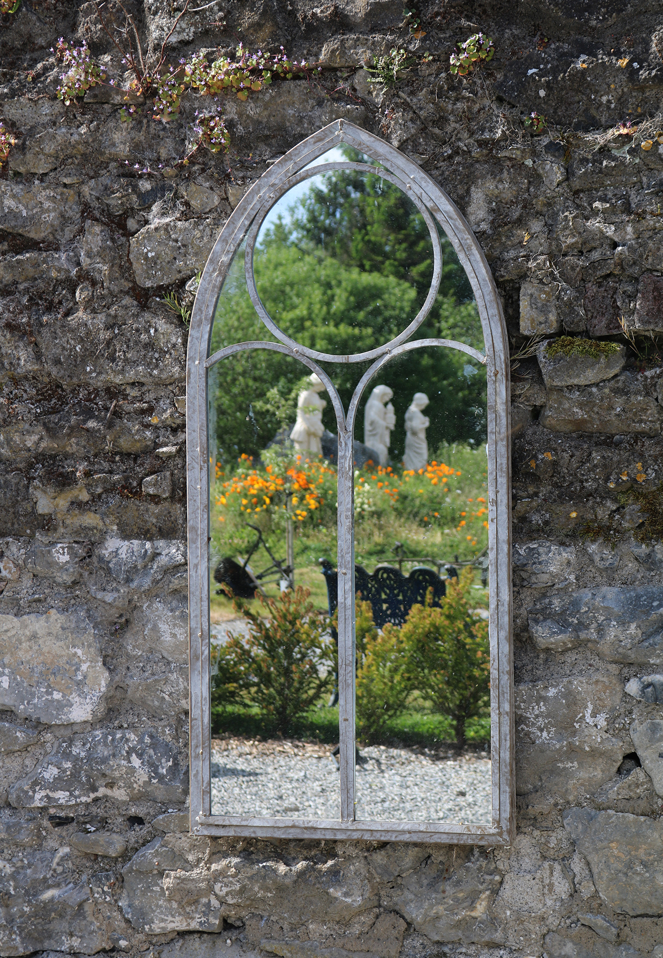 PAIR OF METAL FRAMED GOTHIC ARCHES - Image 2 of 5