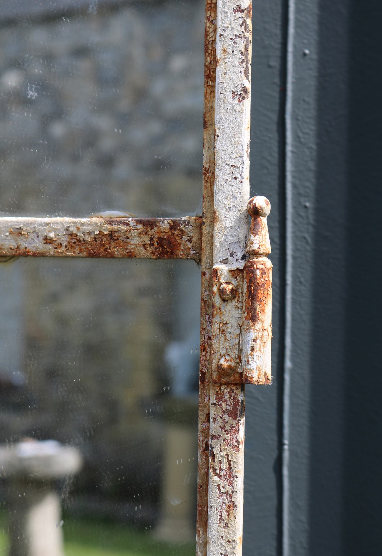 PAIR OF METAL FRAMED ARCHED MIRRORS - Image 3 of 3