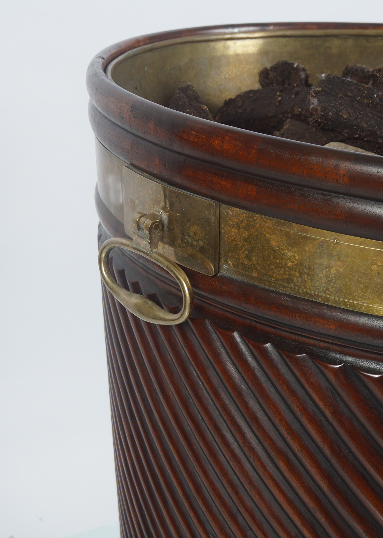 ENORMOUS GEORGE III STYLE BRASS BOUND PEAT BARREL - Image 2 of 2