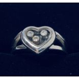 18CT WHITE GOLD DIAMOND HEART-SHAPED RING