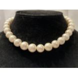 SOUTH SEA PEARL GRADUATED NECKLET