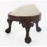 18TH-CENTURY MAHOGANY PORCELAIN STAND