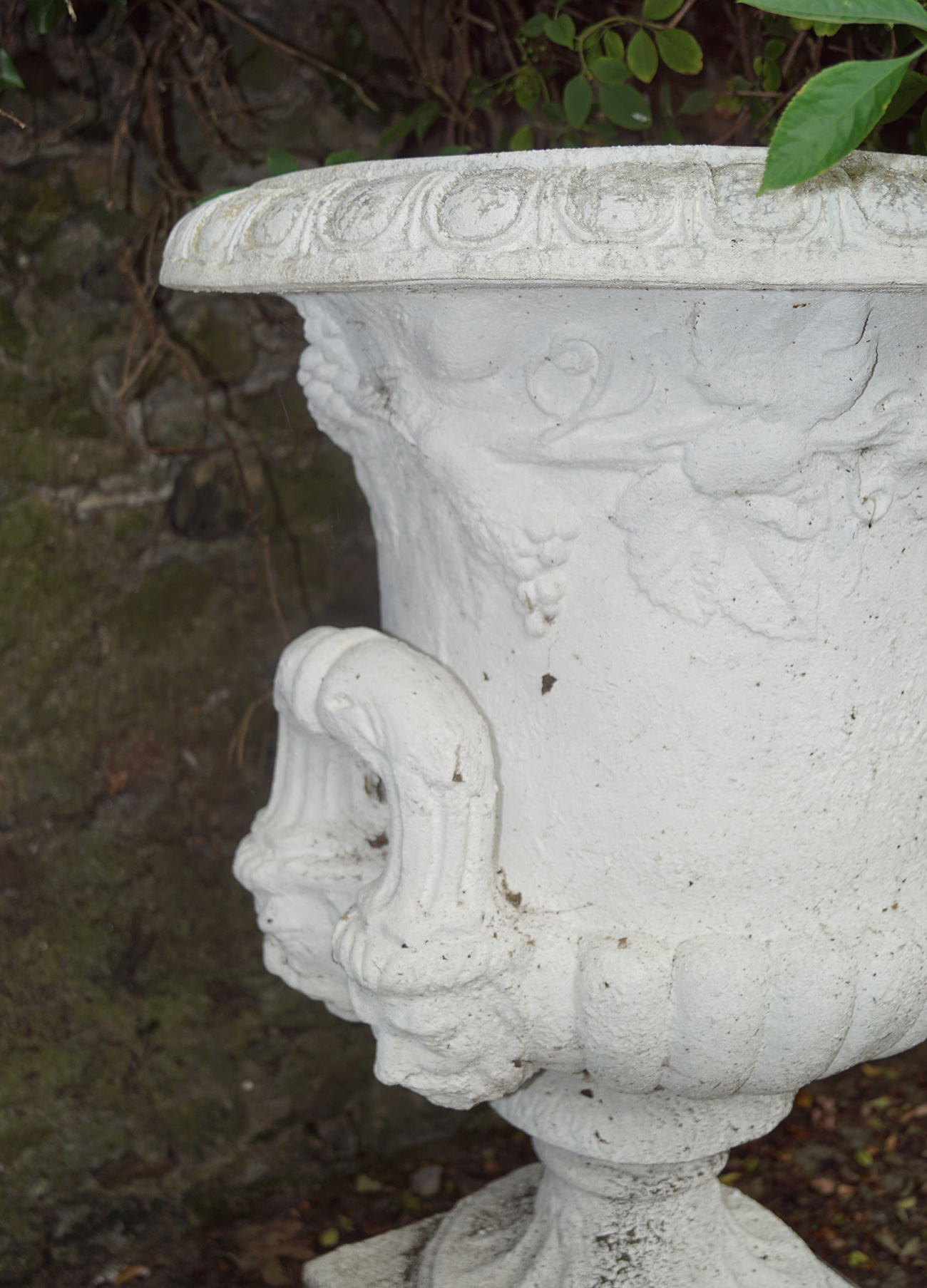 PAIR OF LARGE ESTATE URNS - Image 2 of 4