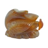 CHINESE QING CARVED AGATE SNUFF BOTTLE