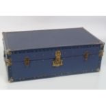 VINTAGE STEAMER TRUNK