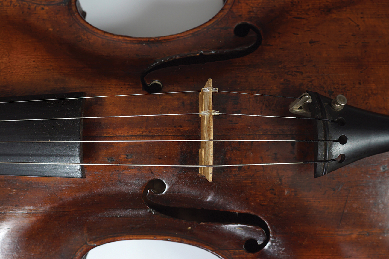 18TH-CENTURY VIOLIN AND CASE - Image 2 of 7