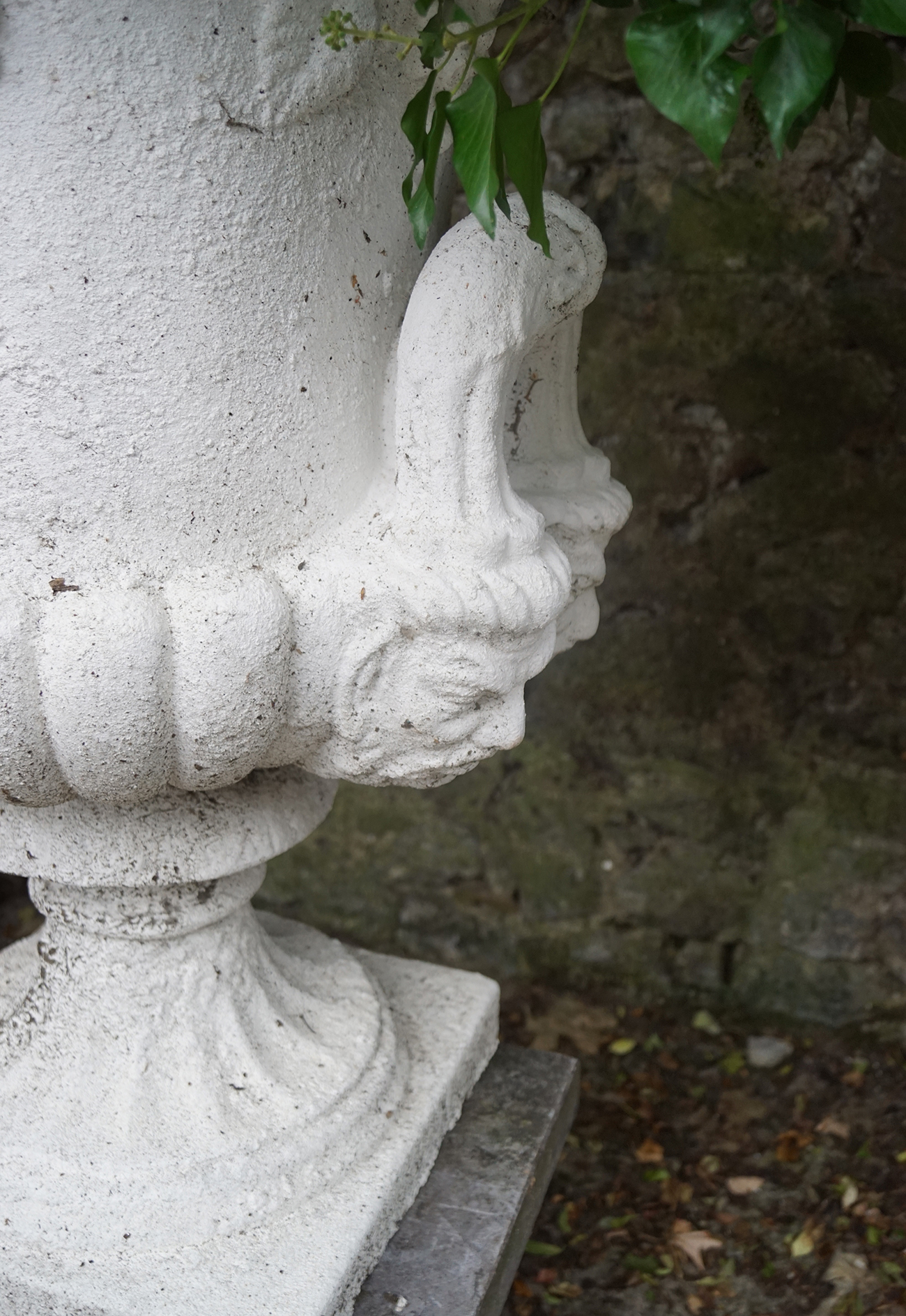 PAIR OF LARGE ESTATE URNS - Image 4 of 4