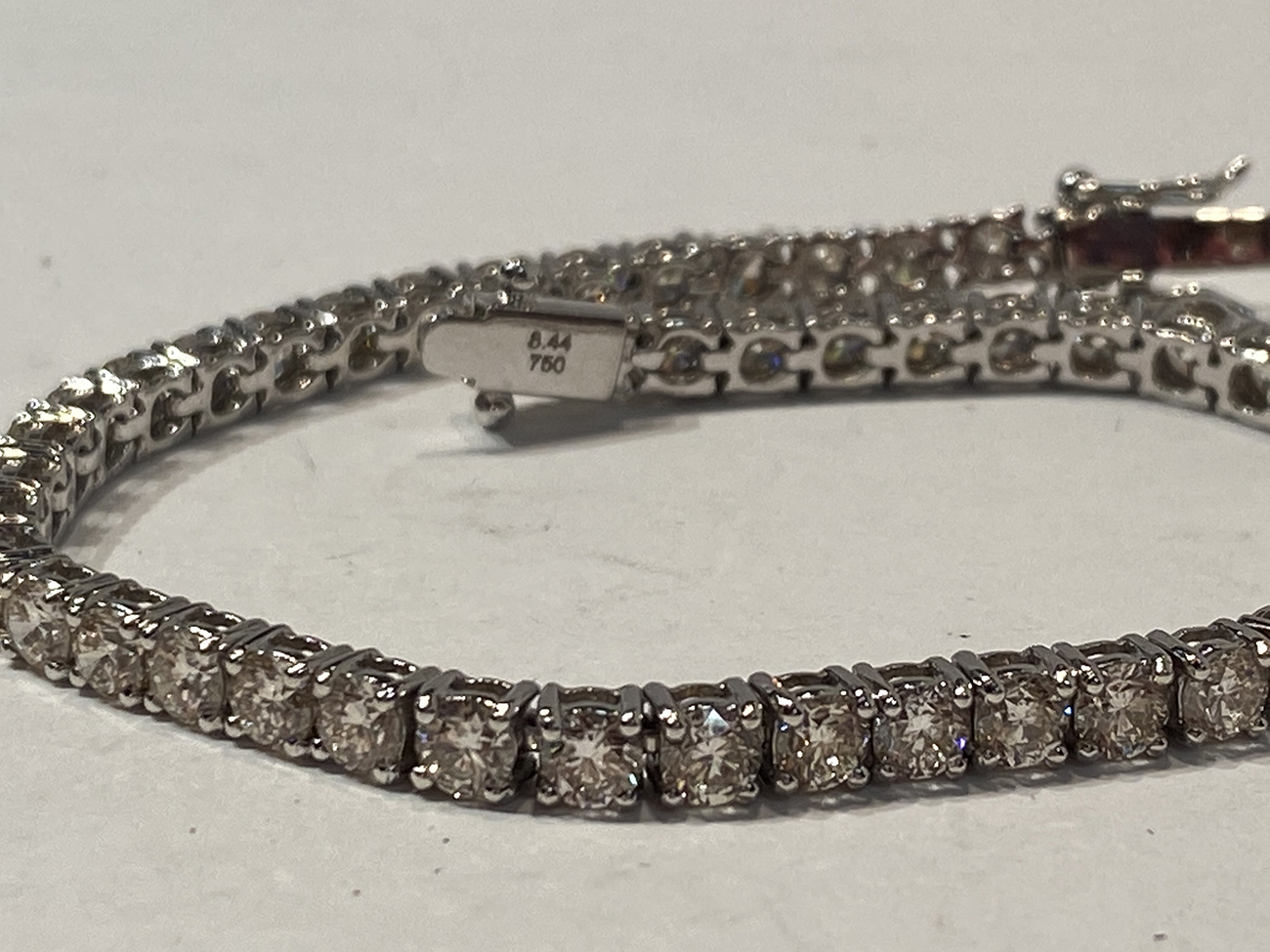 18CT WHITE GOLD DIAMOND TENNIS BRACELET - Bild 5 aus 6