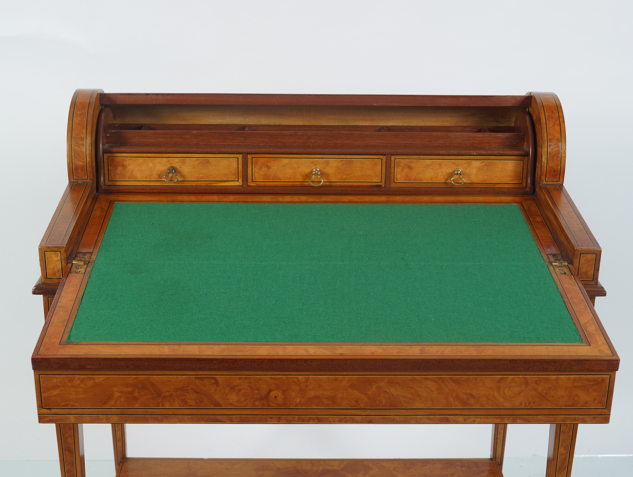 EDWARDIAN SATINWOOD AND MARQUETRY WRITING DESK - Image 3 of 3