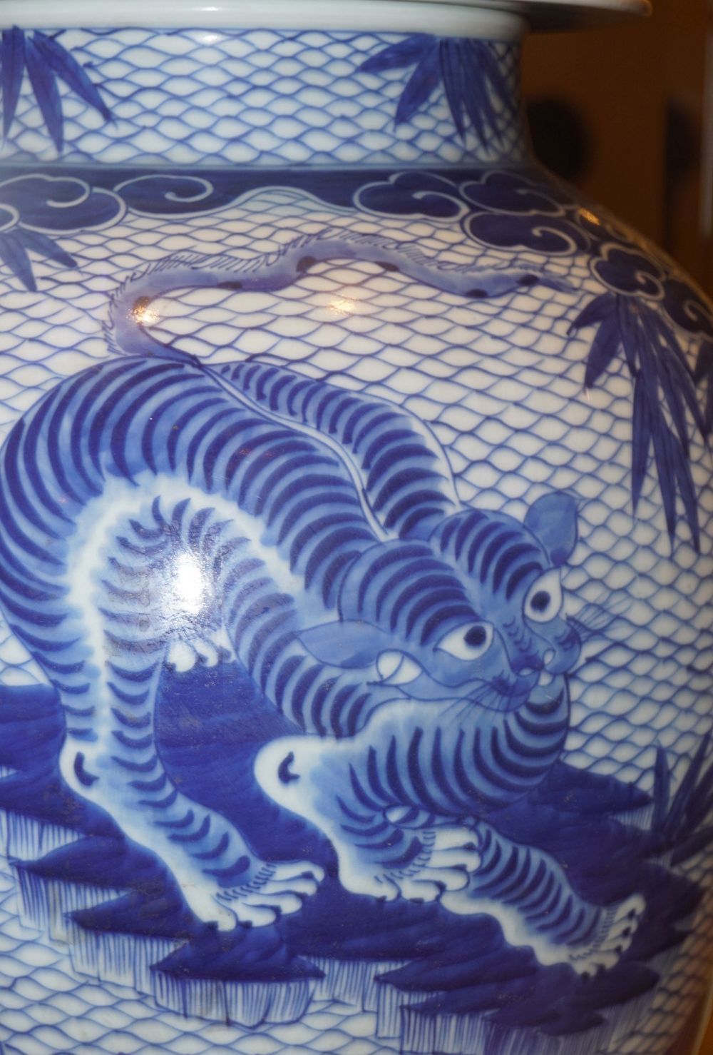 PAIR OF LARGE CHINESE BLUE AND WHITE GINGER JARS - Image 7 of 8