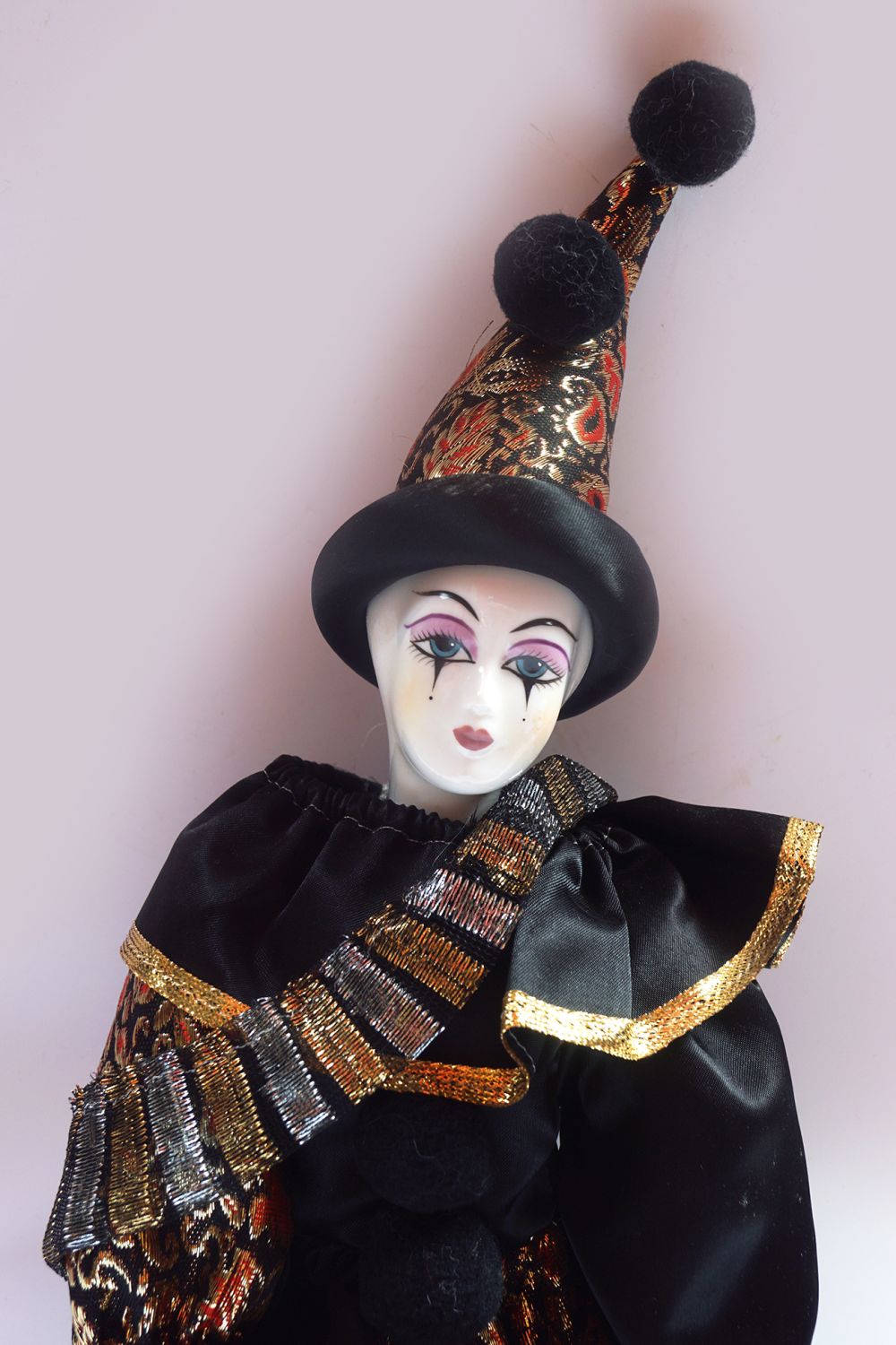 HARLEQUIN PORCELAIN DOLL - Image 3 of 4