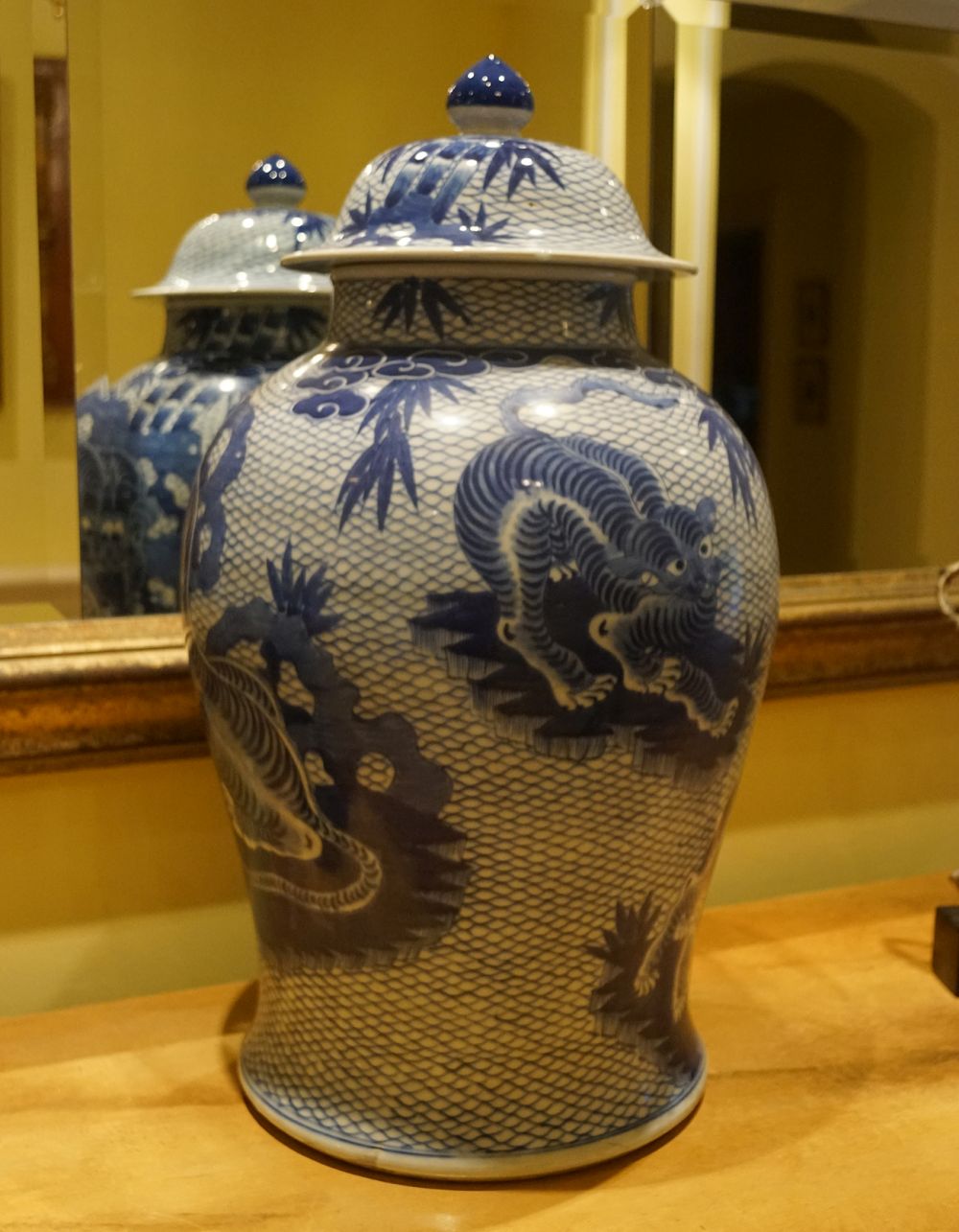 PAIR OF LARGE CHINESE BLUE AND WHITE GINGER JARS - Image 6 of 8