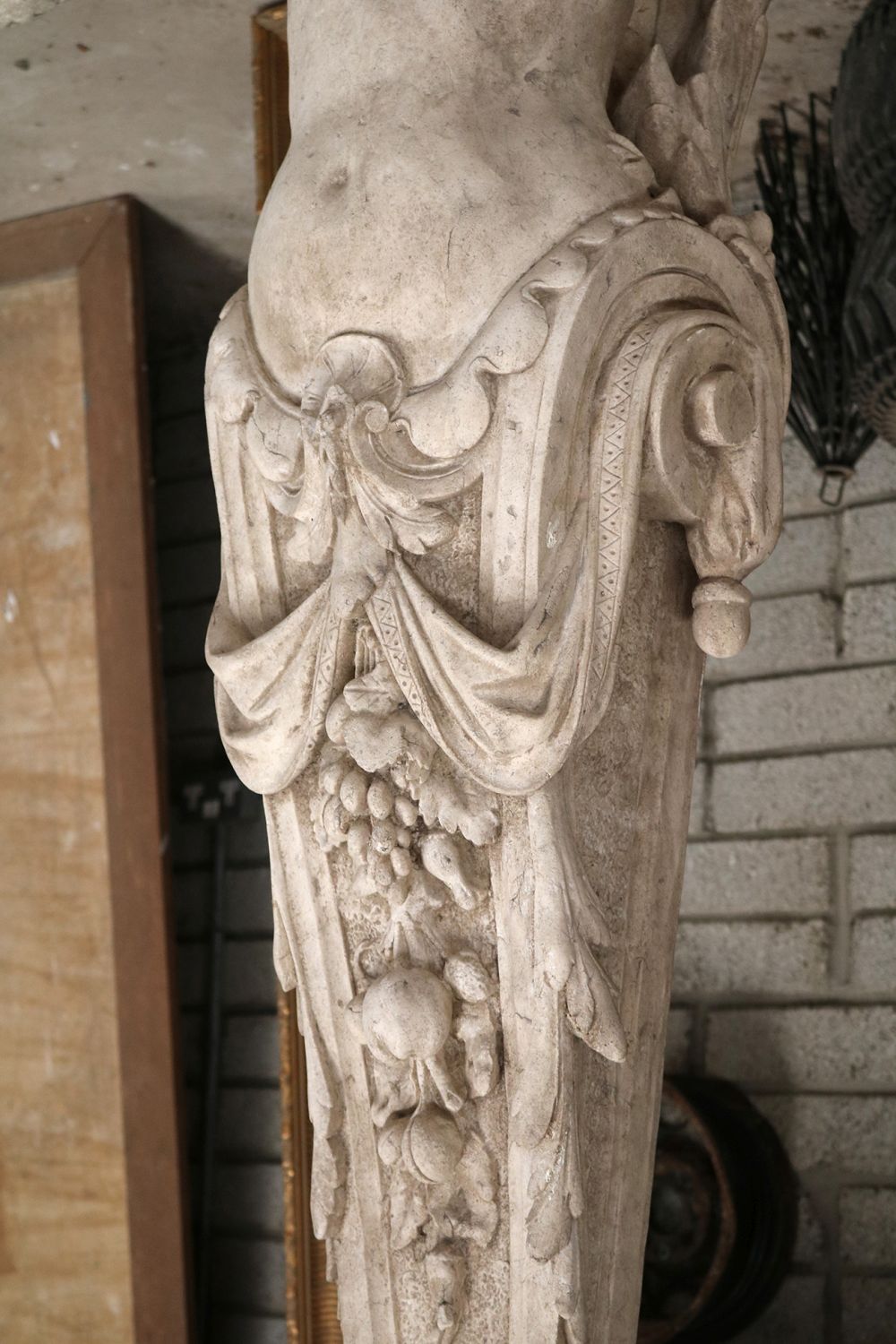 PAIR OF LARGE MOLDED COMPOSITE CORBELS - Image 3 of 4