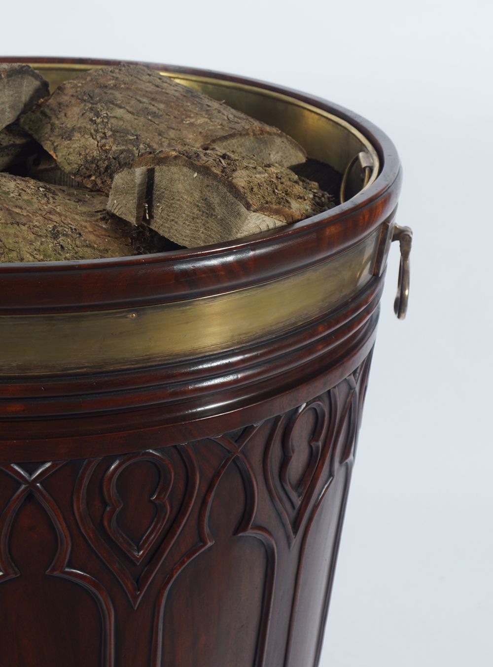 IRISH MAHOGANY BRASS BOUND ESTATE LOG BARREL - Image 2 of 3