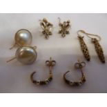 4 Pairs gold earrings ( 8.