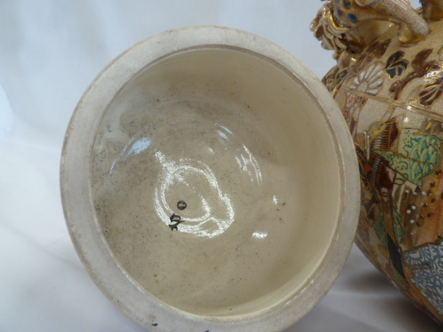 19thC Satsuma twin handled jar and cover (with damage) - Image 5 of 6