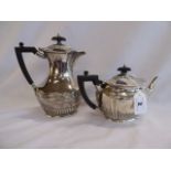 Silver teapot and water jug - London 1903 (22 ozt)