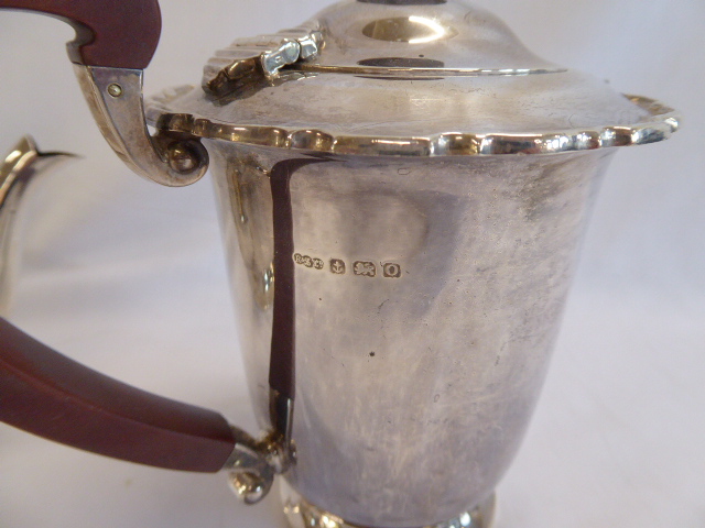 Silver teapot and water jug - Birmingham 1913 (24 ozt) - Image 4 of 4